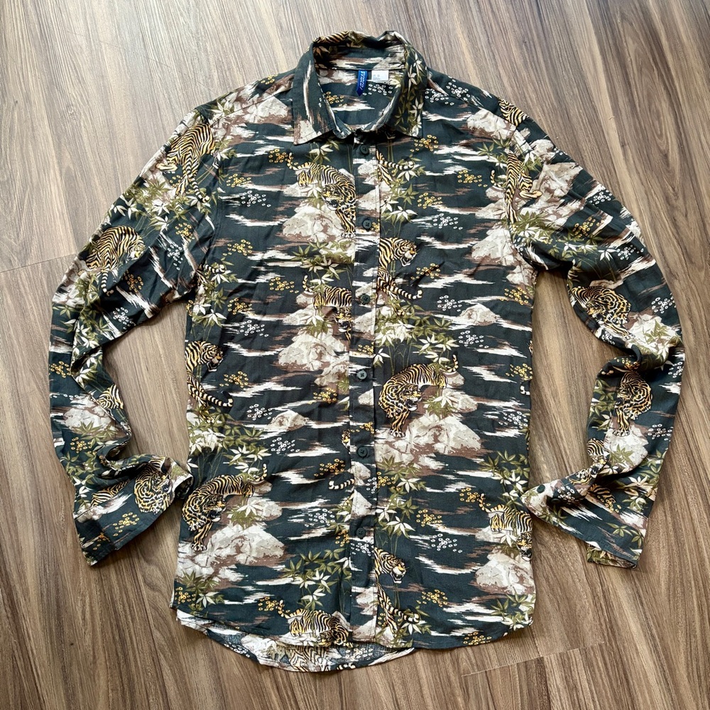 H&M Tiger All-Over Print Button Down Shirt Men’s XS
